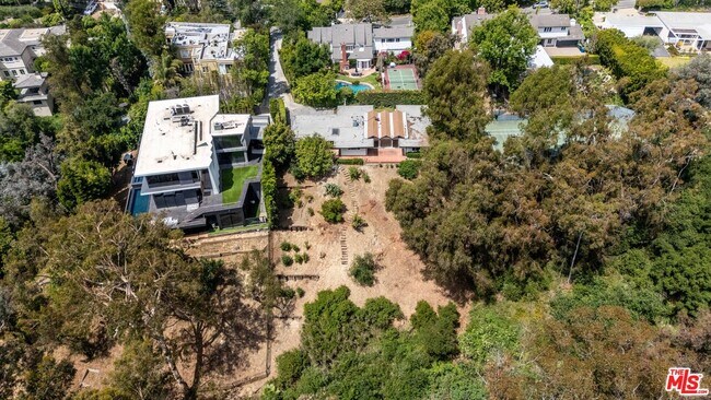 Building Photo - 656 N Bonhill Rd