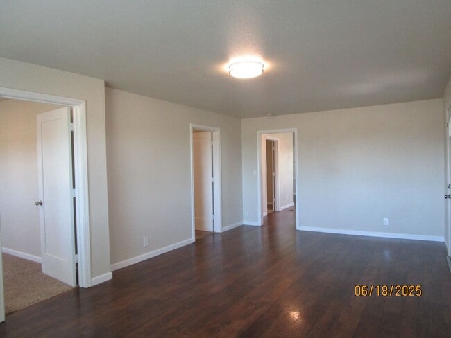 Building Photo - 4177 W Muller Rd