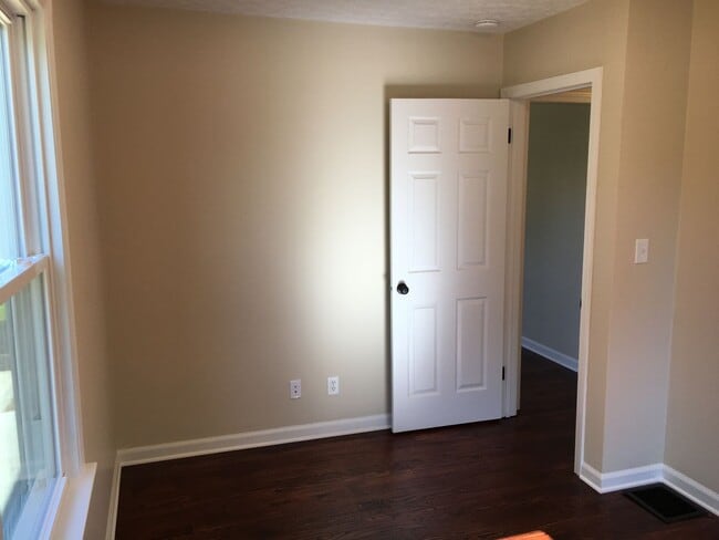 Building Photo - **2-BEDROOM HOME IN NORTH COLUMBUS!!**