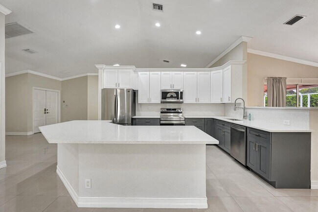 Building Photo - 10080 NW 53rd Ct