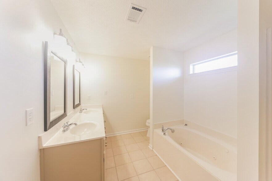 Building Photo - 5375 Pollard Dr