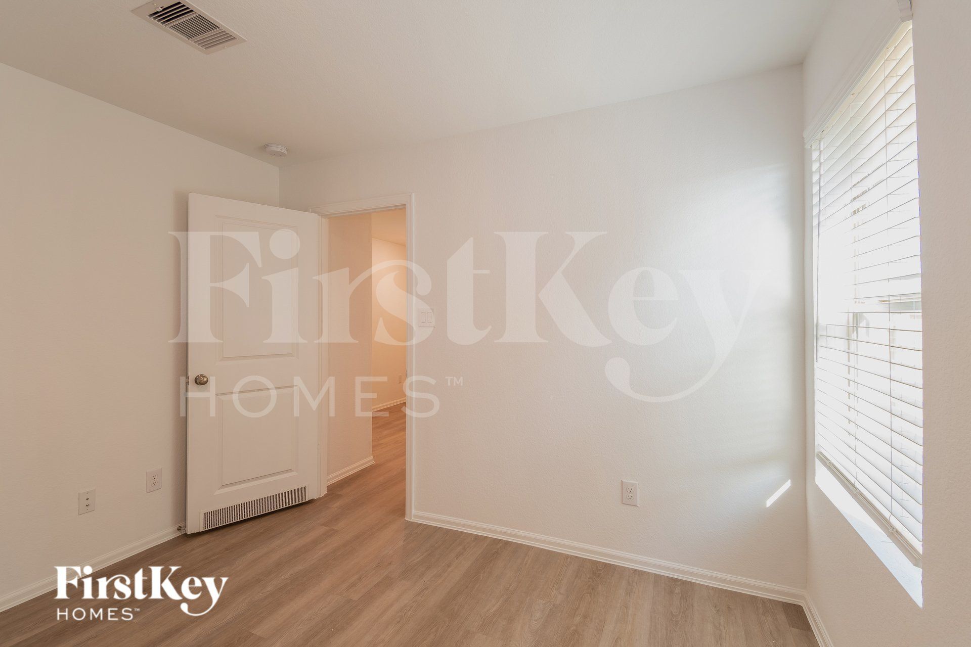 Building Photo - 453 Maple Bnd Ln