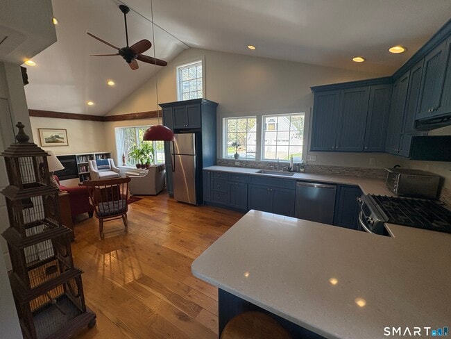 Building Photo - 9 Sunset Beach Rd