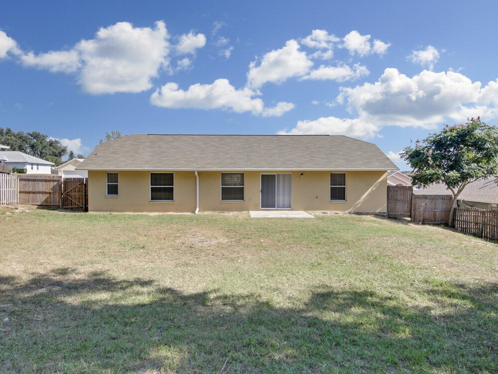 Building Photo - 918 Palm Forest Ln