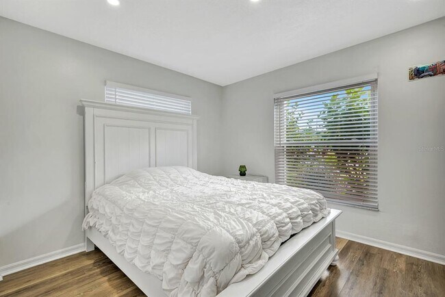 Building Photo - 5304 72nd St E