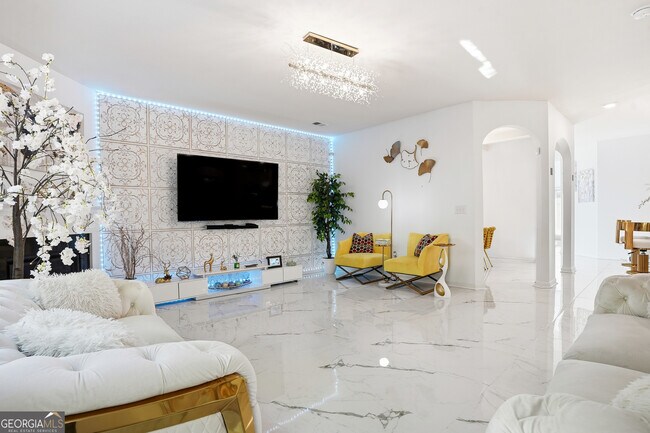 Building Photo - 341 Emporia Loop