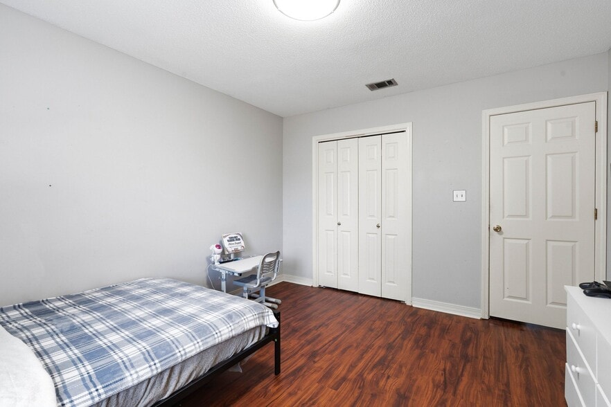 Building Photo - 2187 Calle De Castelar