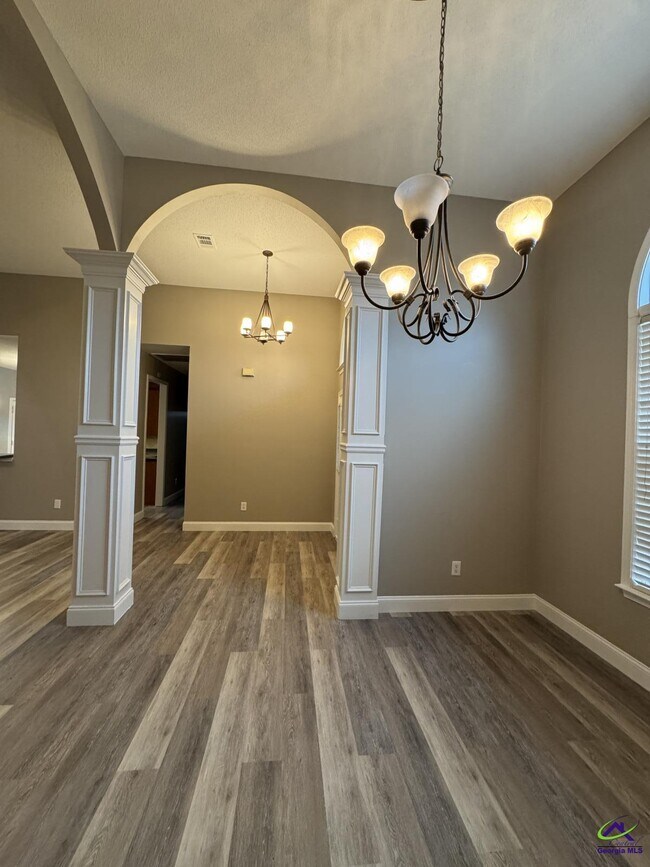 Building Photo - 106 Daventry Ln