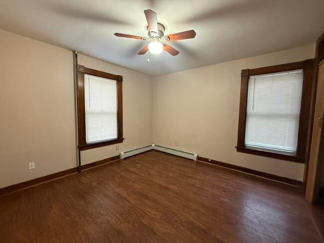 Building Photo - 672 Central St