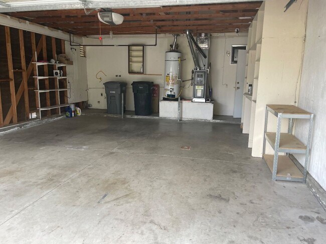 Building Photo - Starlight Ridge 1 story