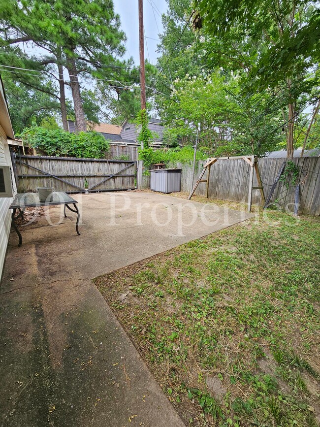 Building Photo - 59 S Cox St