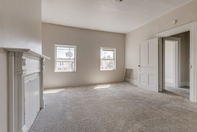 Building Photo - Available MAY 2026 - Beautiful, LARGE 4+ bedroom/2 bath GEM in South Side Slopes!