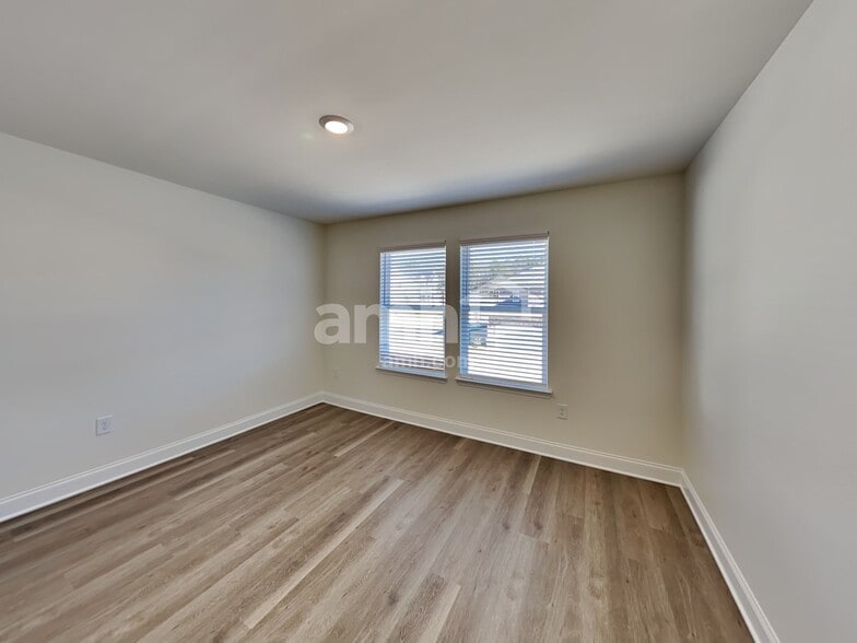 Building Photo - 3009 Ansley Place Rd