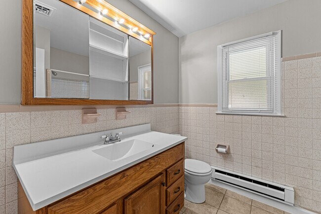 Building Photo - 3301 Marne Ave