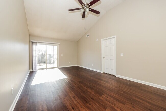 Building Photo - 605 Freedom Ct