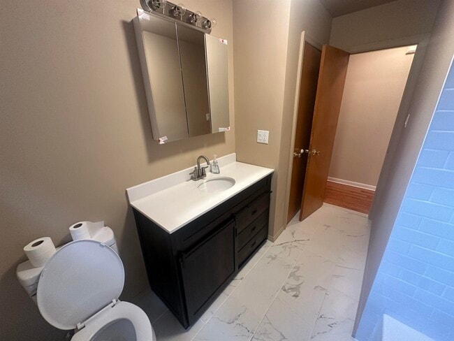 Building Photo - 588 Avenue A