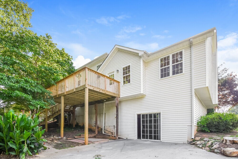 Building Photo - 301 Saddlewood Dr