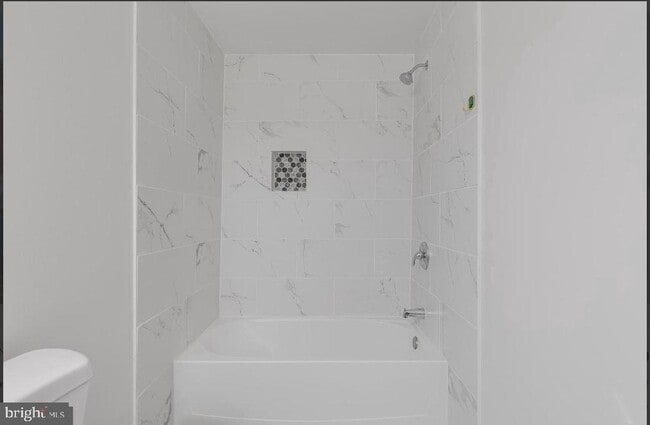 Building Photo - 46607 Carriage Ct