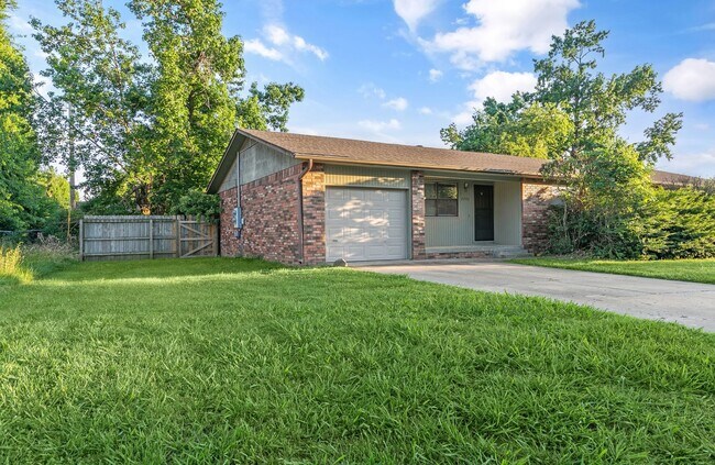 Building Photo - Great 2 Bed /1 Bath Downtown Bentonville