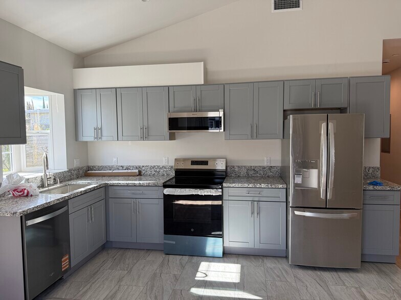 Building Photo - 20352 Sherman Way