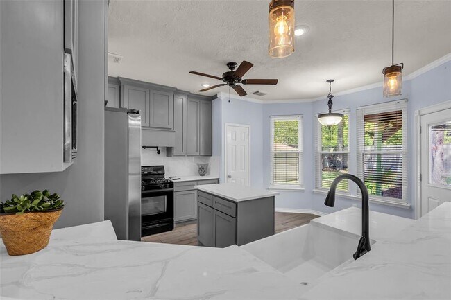 Building Photo - 30114 Thorsby Dr