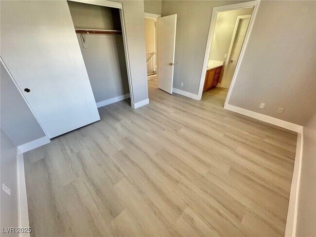 Building Photo - 4330 Spruce Grove St