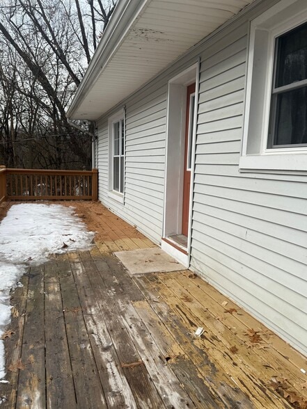 Rear Deck - 19912 Adams Rd