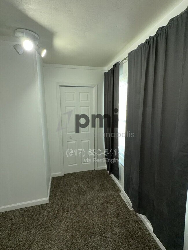 Building Photo - 635 Phaeton Pl