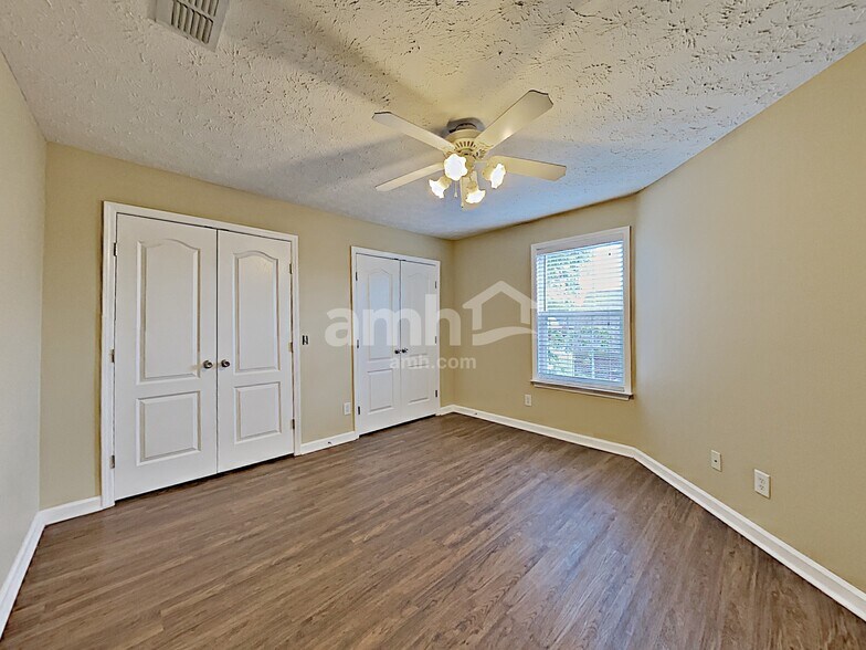 Building Photo - 5108 Bumblebee Dr