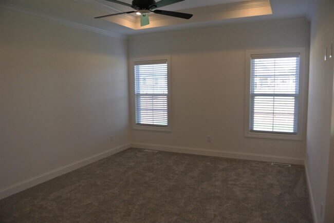 Building Photo - 388 Olympia Ct