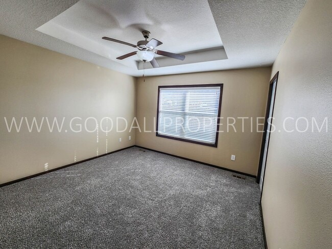 Building Photo - Great Deal in Ankeny! 3 Bedroom 2.5 bath with basement finished in Northwest Ankeny