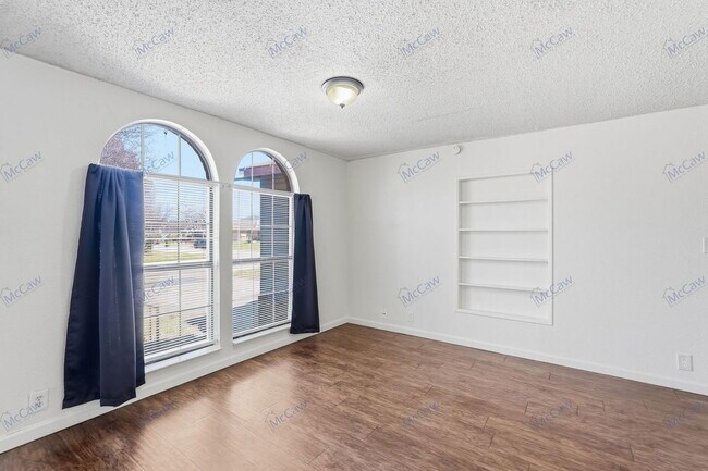 Building Photo - 14614 Seminole Dr