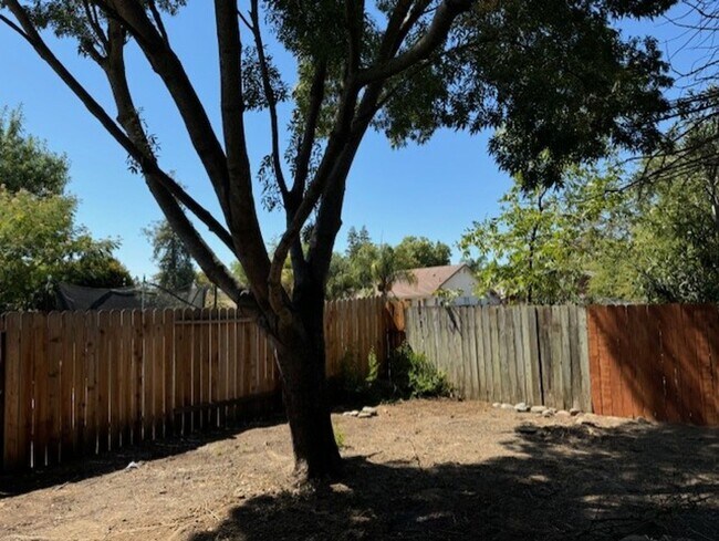 Building Photo - 3325-3327 Jayanne Way
