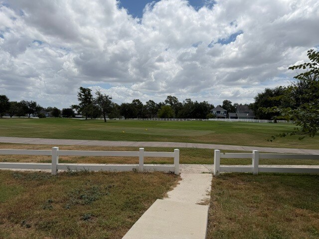 Building Photo - 124 Martha Ln