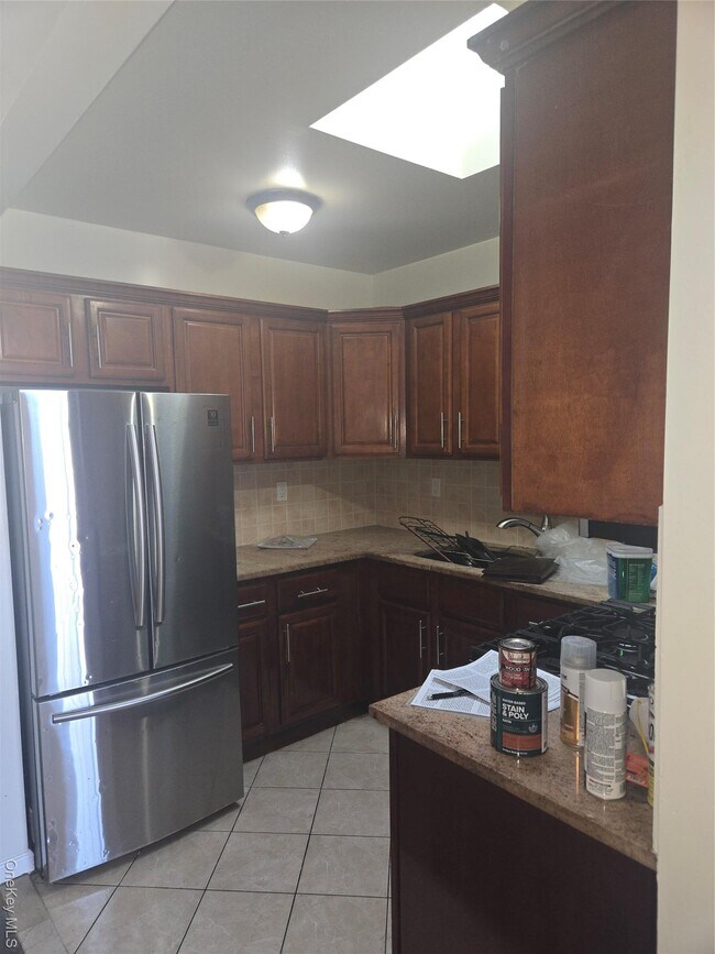 Building Photo - 404 E 54th St