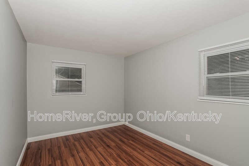 Building Photo - 10735 Invicta Ct