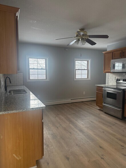 Building Photo - 7800 W Forest Home Ave