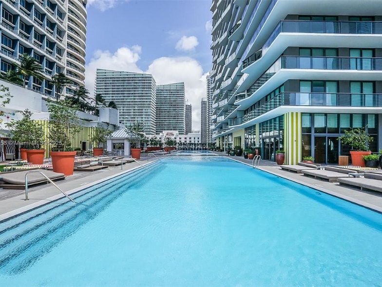 Building Photo - 1300 S Miami Ave