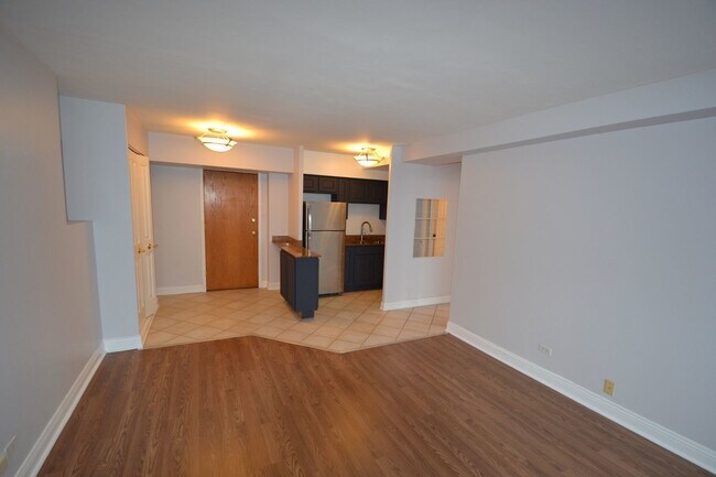 Building Photo - 4180 N Marine Dr