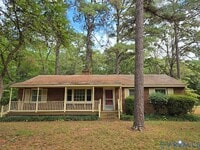 Building Photo - 2813 Clarendon Dr
