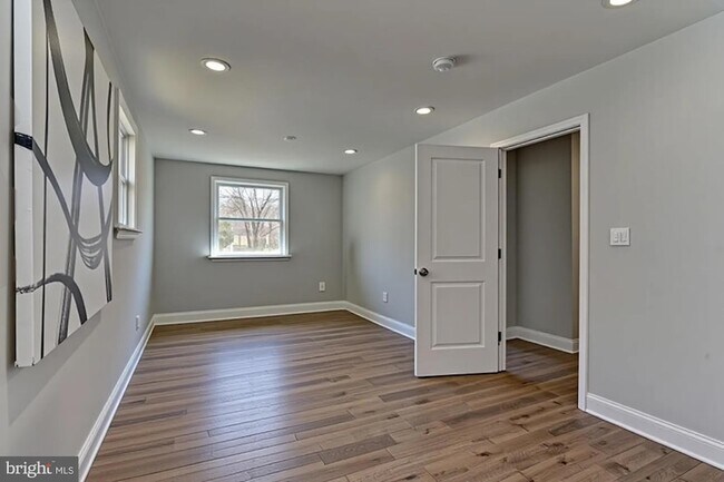 Building Photo - 415 Ritchie Pkwy