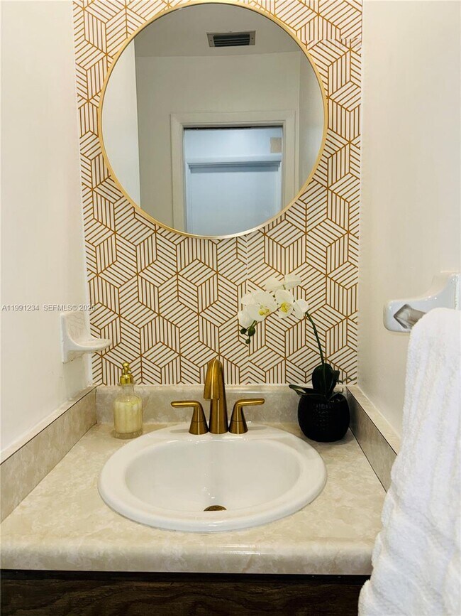 Building Photo - 5100 Rilma Ave