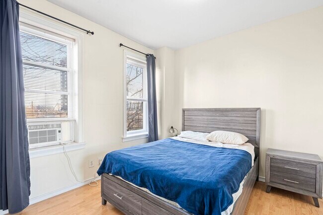 Building Photo - 282 Magnolia Ave