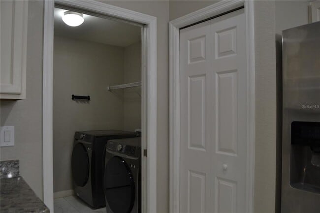 Building Photo - 1071 Condor Dr