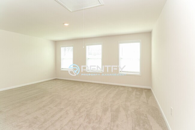 Building Photo - 2097 Saddlebred Dr