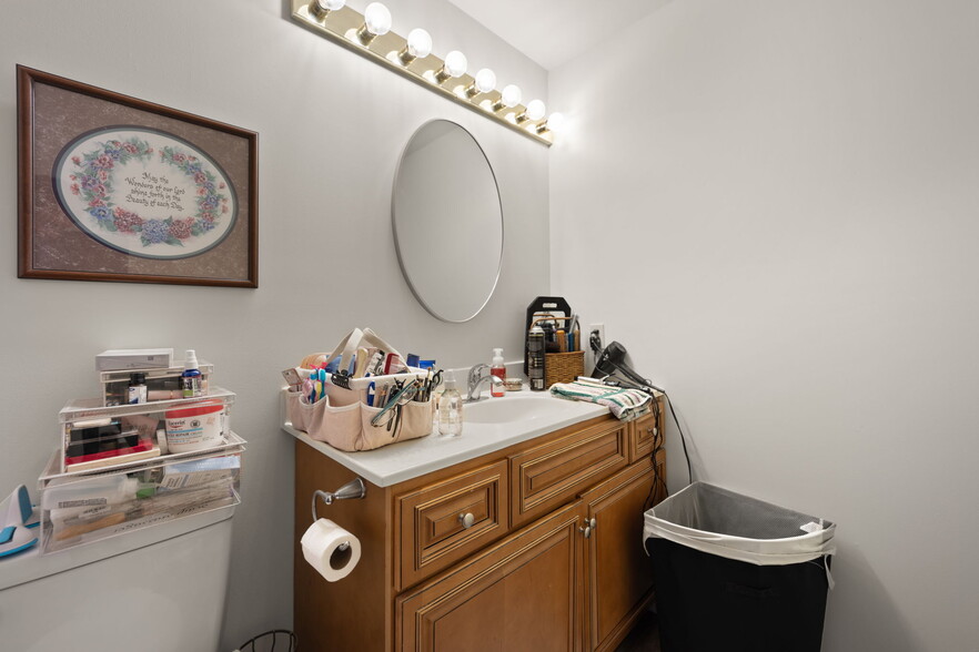 Building Photo - 22 Roks Pl