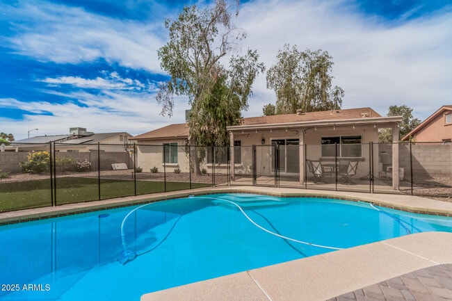 Building Photo - 9265 E Kalil Dr