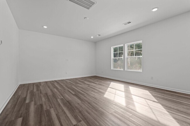 Building Photo - 4 Bedroom/3 Bath Sanford