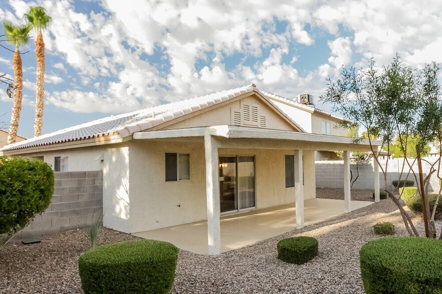 Building Photo - 7332 Backstretch Dr