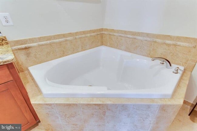 Building Photo - 2149 Red Vine Dr